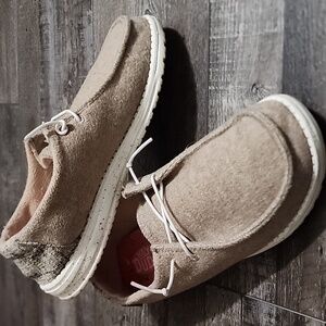 'HEY DUDE' WENDY Tan Wool Shoes WM 10